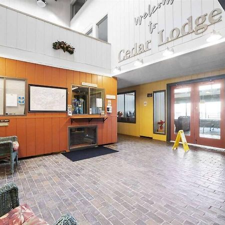 Cute Lower Level Cedar Lodge Room With Balcony & Lake Views! Laconia Exterior foto